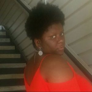 Meet your Posher, Chenele